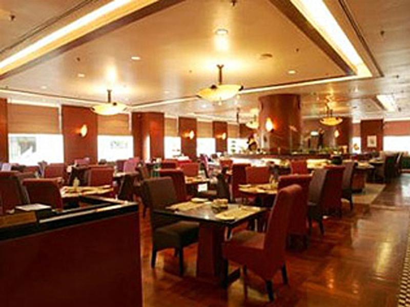 Hotel Dorsett Kuala Lumpur Exterior foto The interior of the restaurant