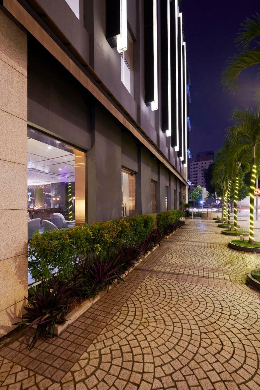 Hotel Dorsett Kuala Lumpur Exterior foto The hotel's facade